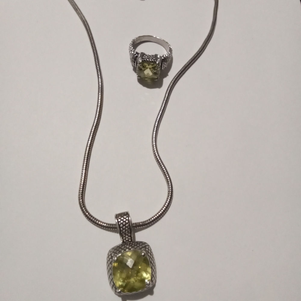 Chic Silver Necklace and Ring Set with Peridot Gemstone